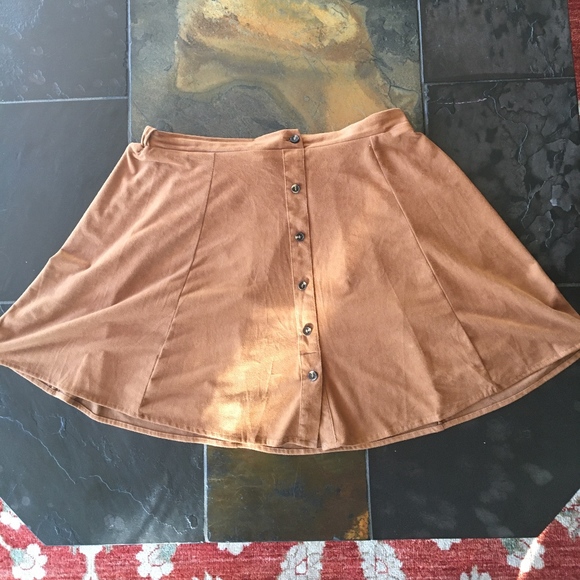 Copper Key Polyester Button Skirt - Picture 2 of 2